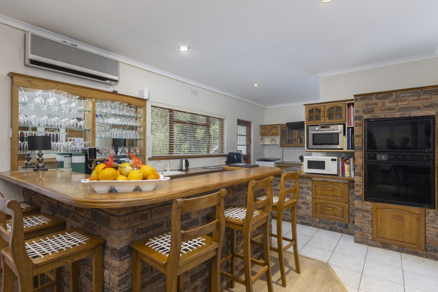 6 Bedroom Property for Sale in Morningside Western Cape